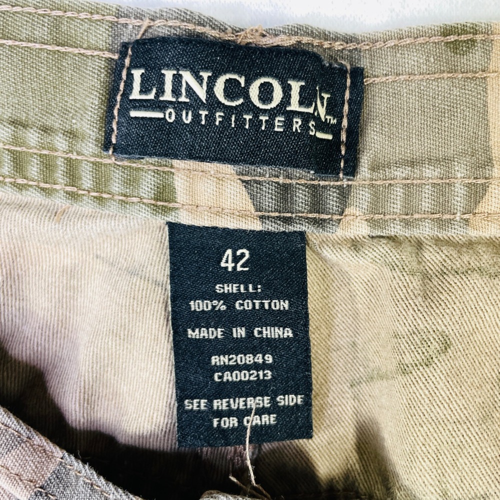 Lincoln Outfitters Mens Camo Cargo Shorts Green Brown Cotton Size 42 Woodland - Picture 6 of 9